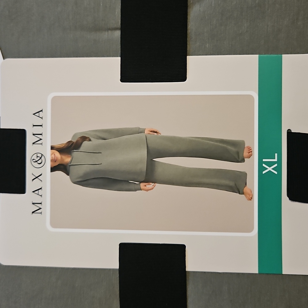 NEW! Max & Mia Green Lounge Set Size XL - Picture 4 of 8